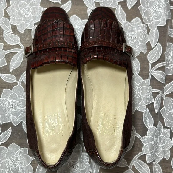 Joan & David Brown Loafer Heel Suede Embossed Buckle Fringe Vintage Italy 10 - Picture 15 of 16